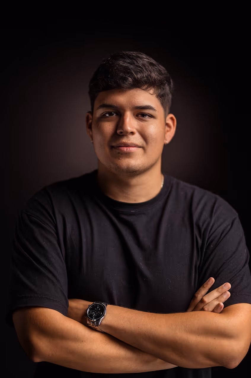 Retrato de Raí, fundador y estratega principal de Starford